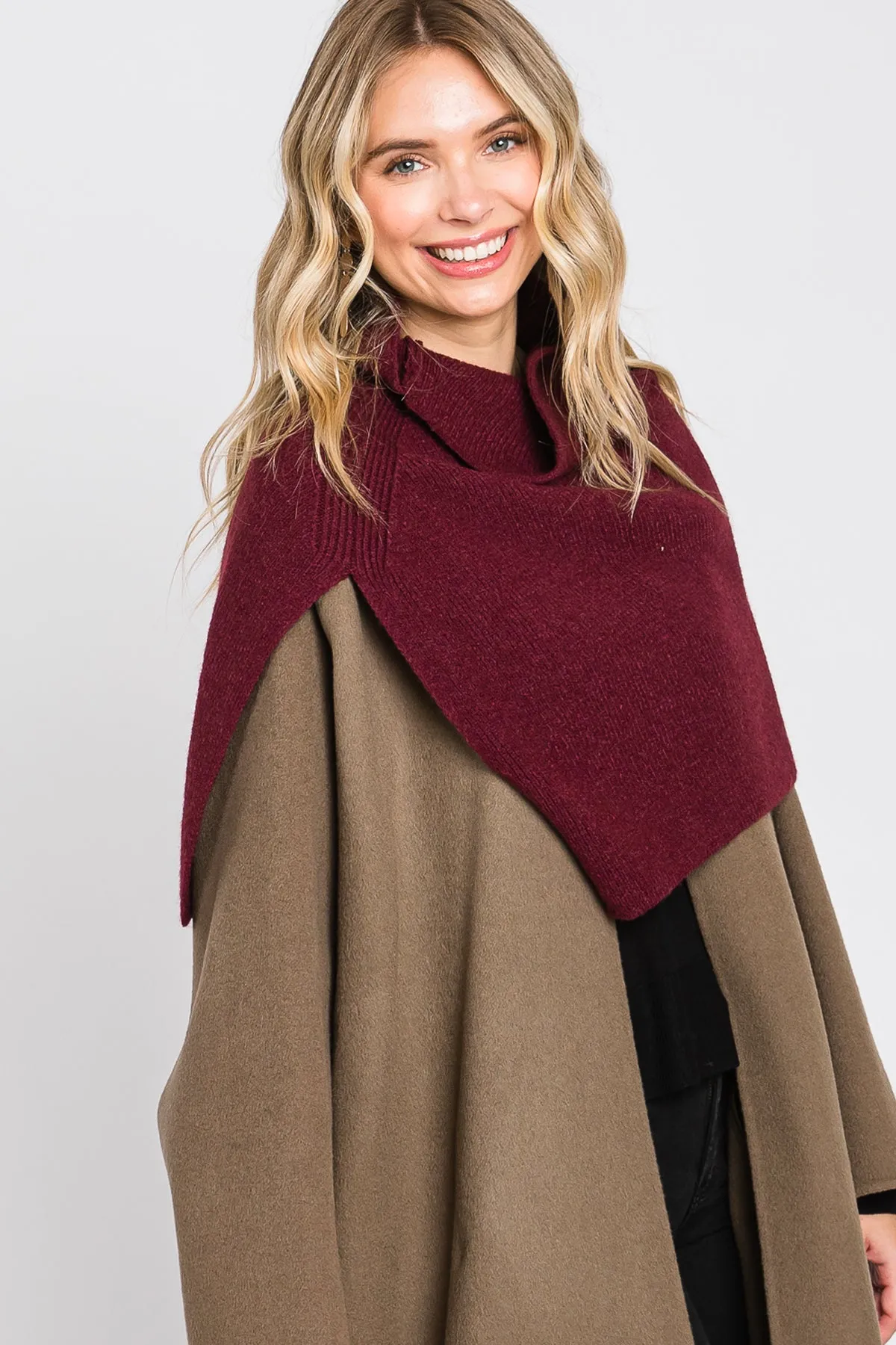 KNIT ELEGANT TURTLENECK SLIT SHAWL