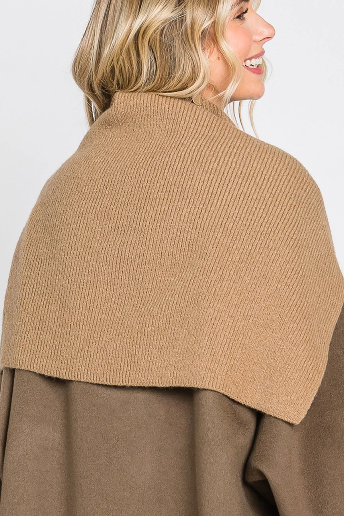 KNIT ELEGANT TURTLENECK SLIT SHAWL