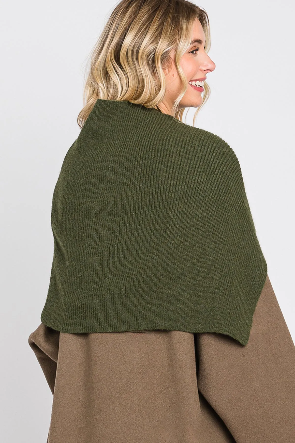 KNIT ELEGANT TURTLENECK SLIT SHAWL