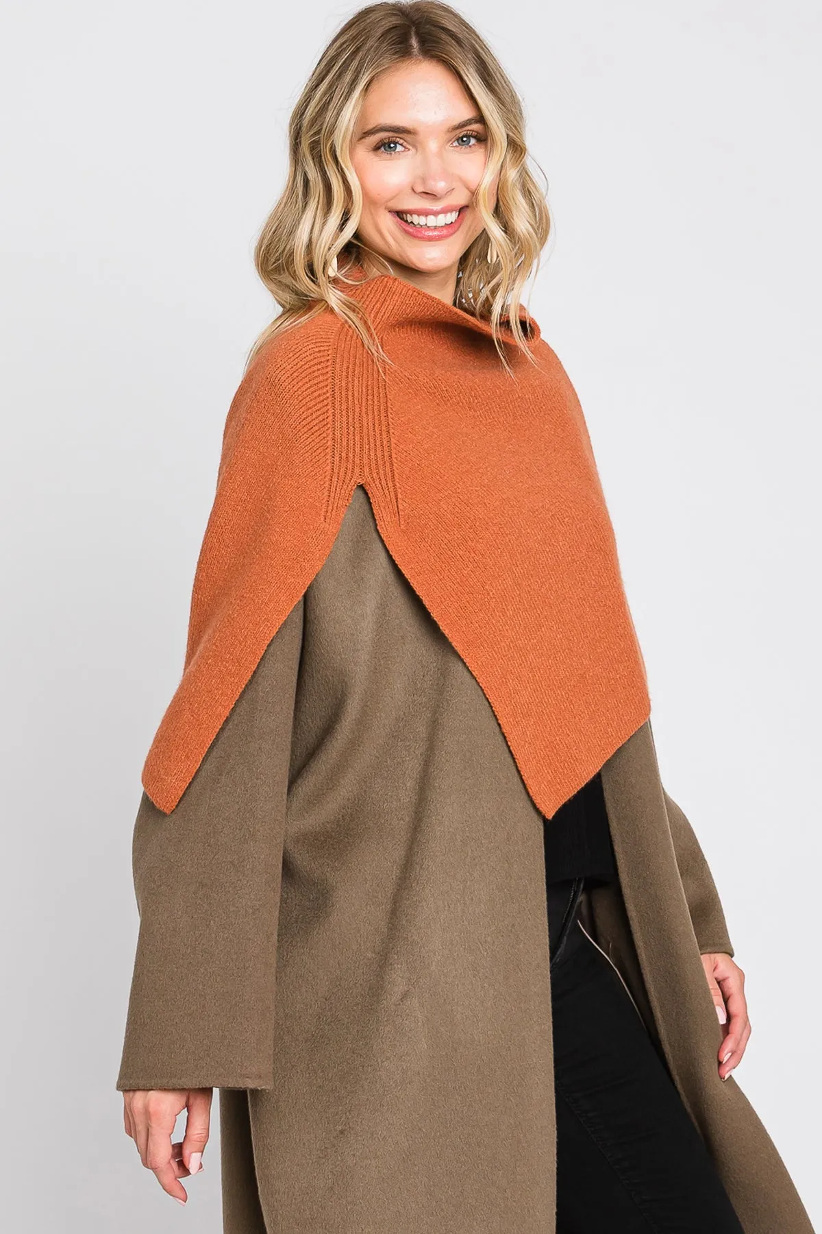 KNIT ELEGANT TURTLENECK SLIT SHAWL