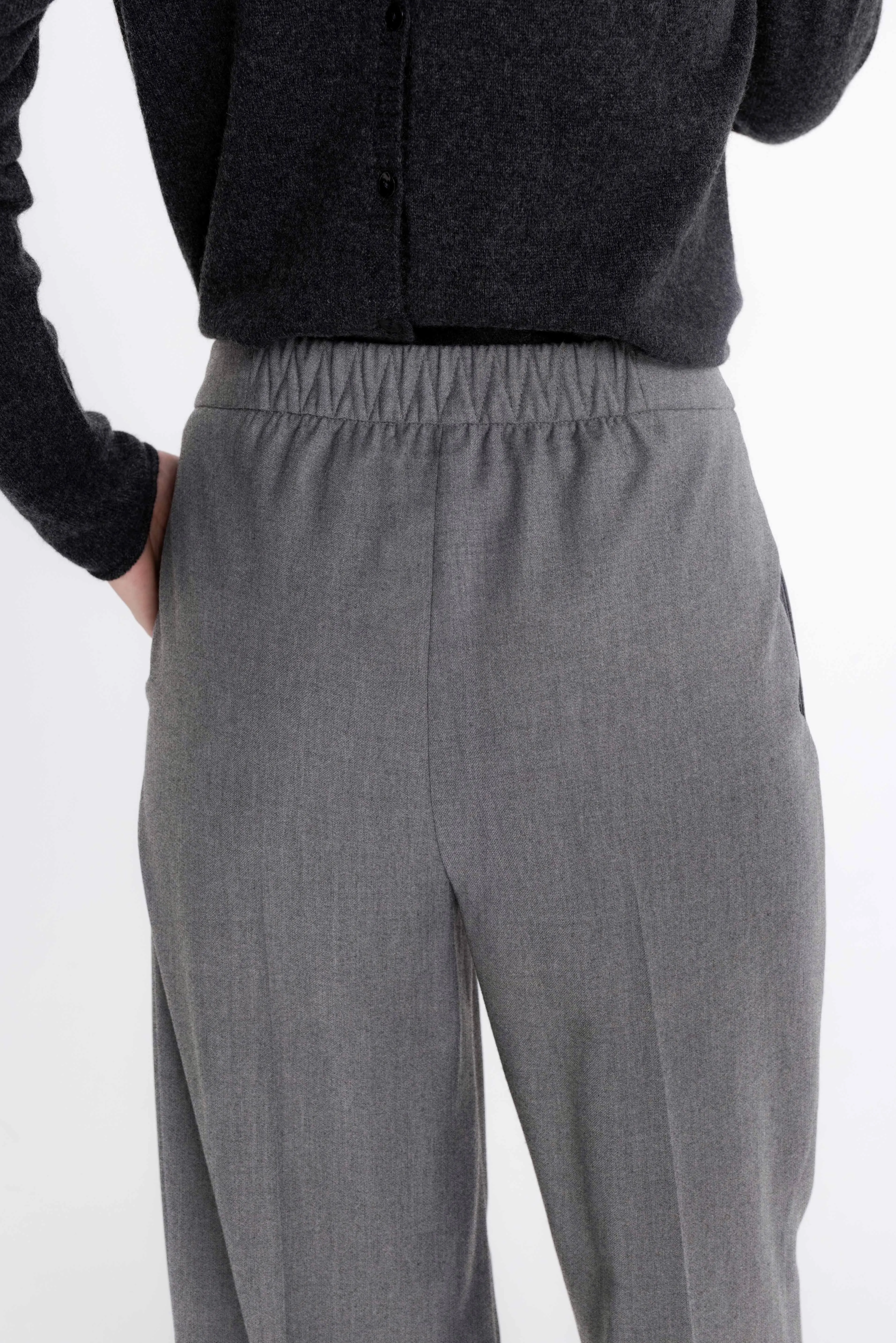 WIDE-LEG LIGHT GREY TROUSERS