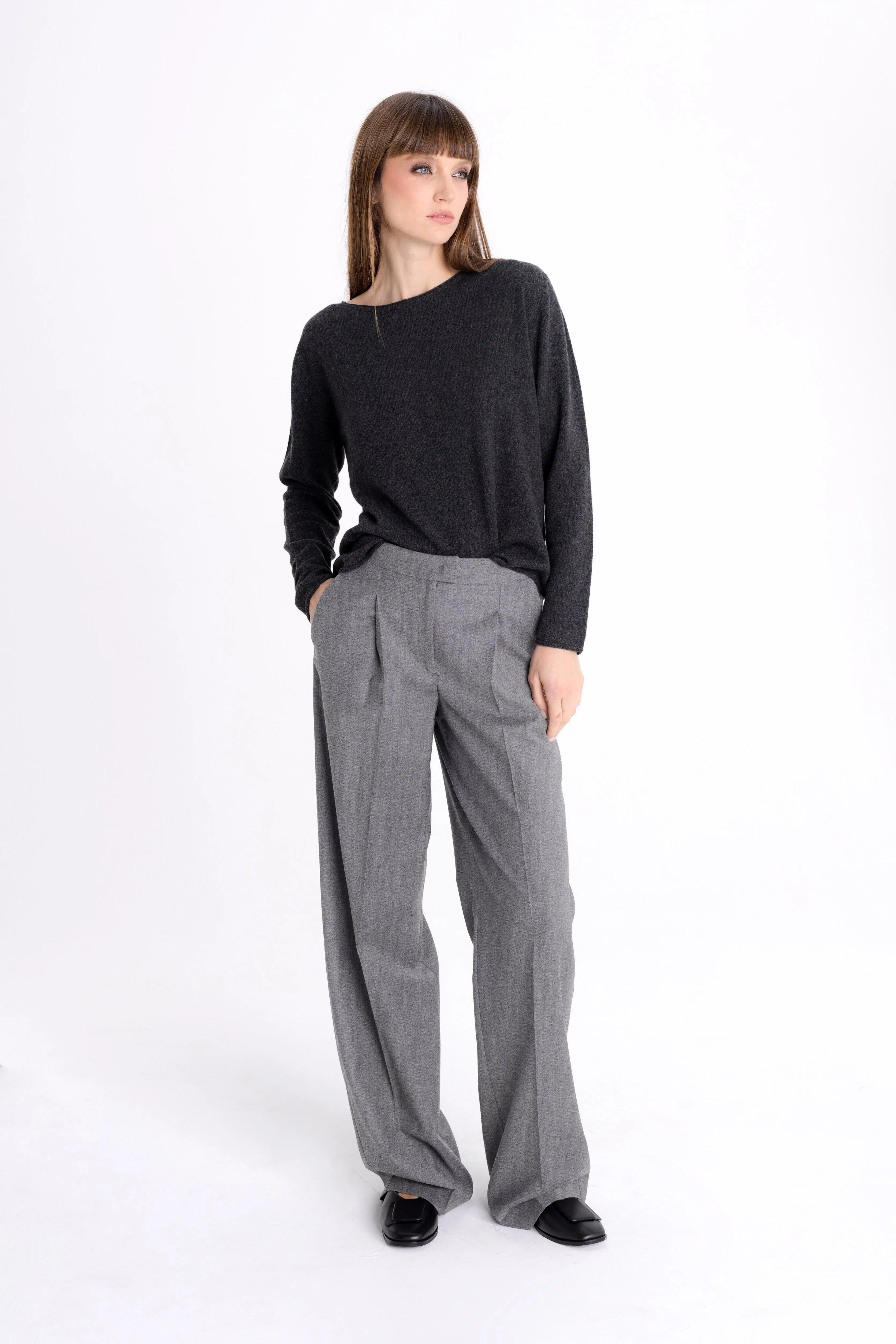 WIDE-LEG LIGHT GREY TROUSERS